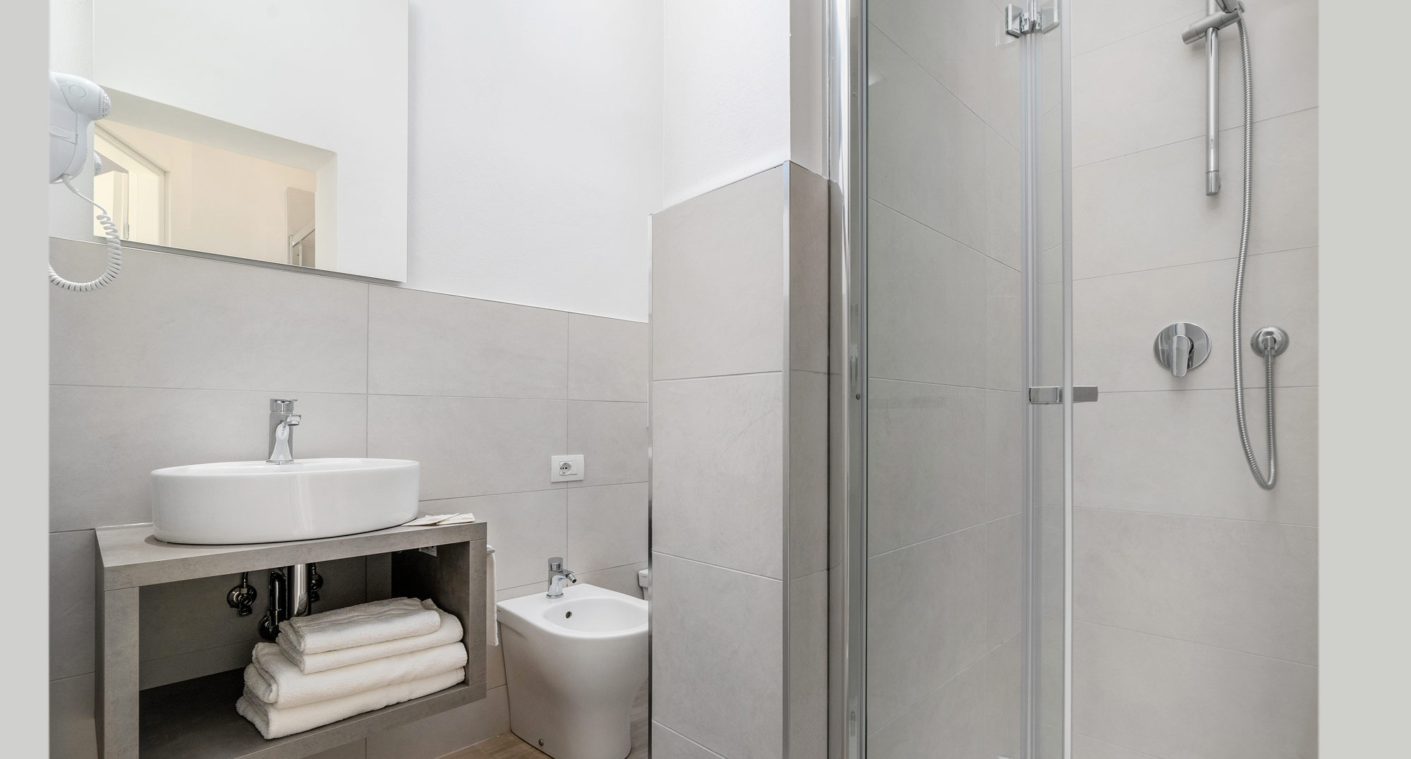 media.Slide-Family-Room-4-CFH-BRiccione