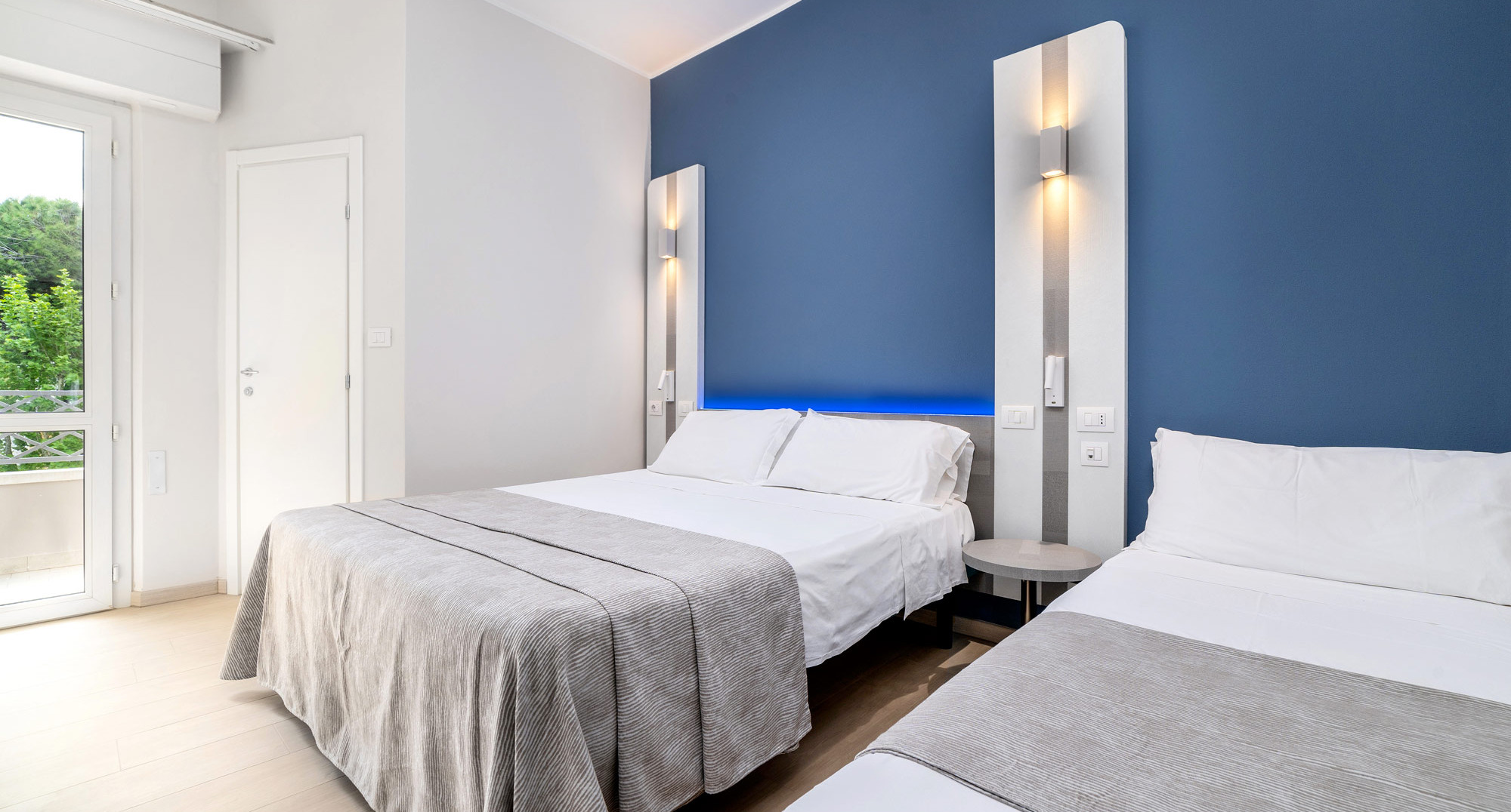 media.Slide-Family-Room-CFH-BRiccione