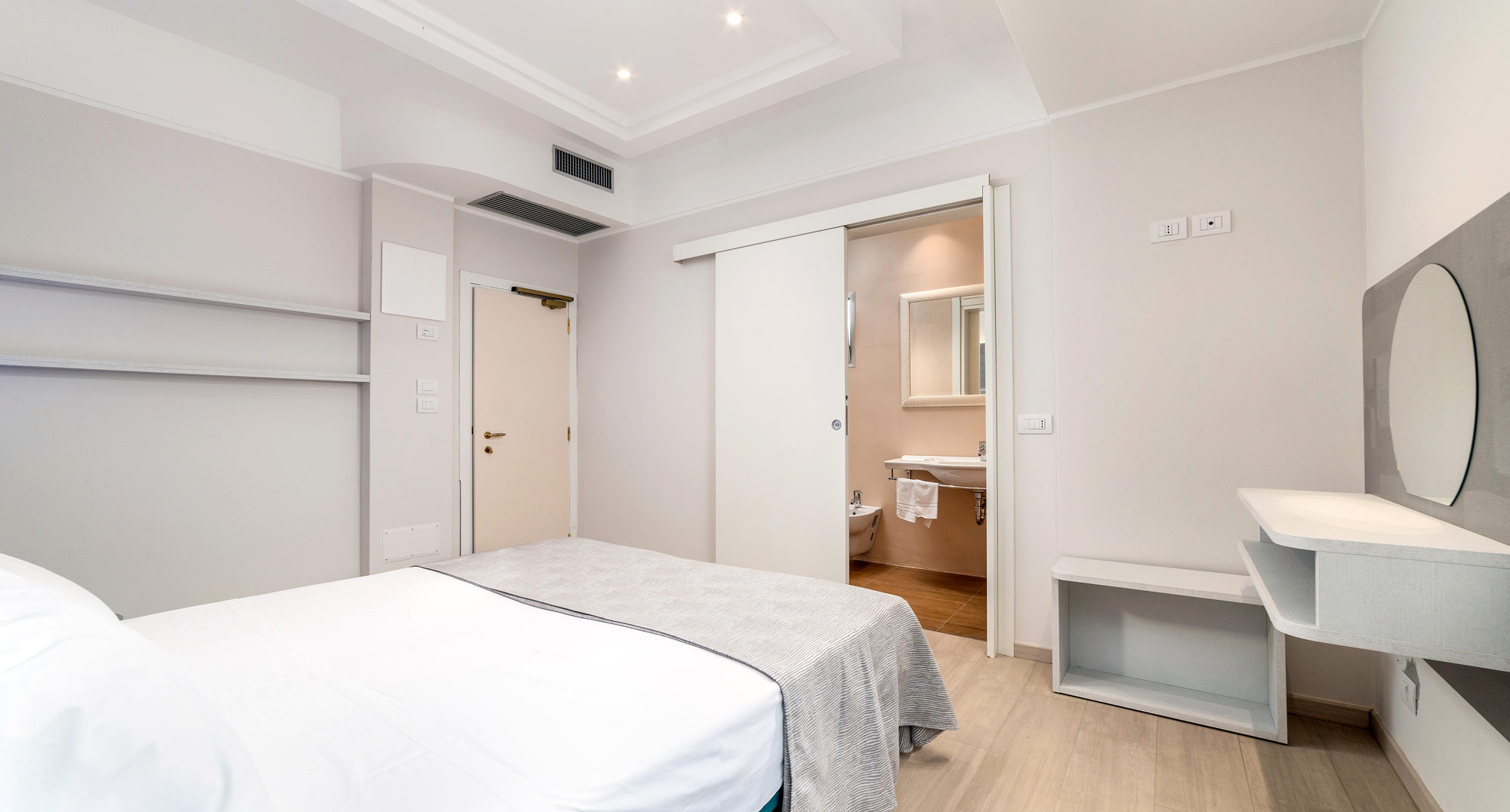 media.Slide-Family-Room-XL-1CFH-BRiccione