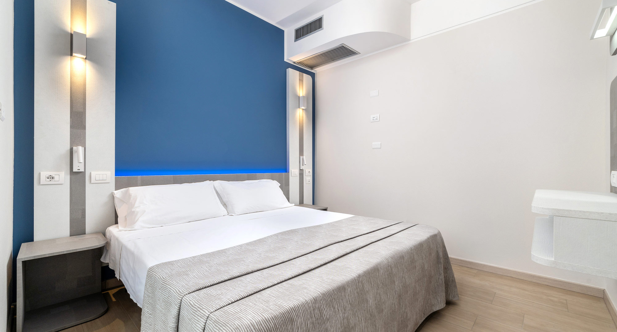 media.Slide-Family-Room-XL-2CFH-BRiccione