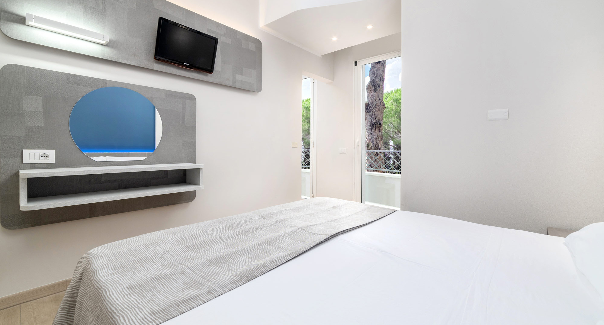 media.Slide-Family-Room-XL-4CFH-BRiccione