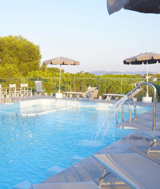 media.Slide-Piscina-CFH-BRiccione