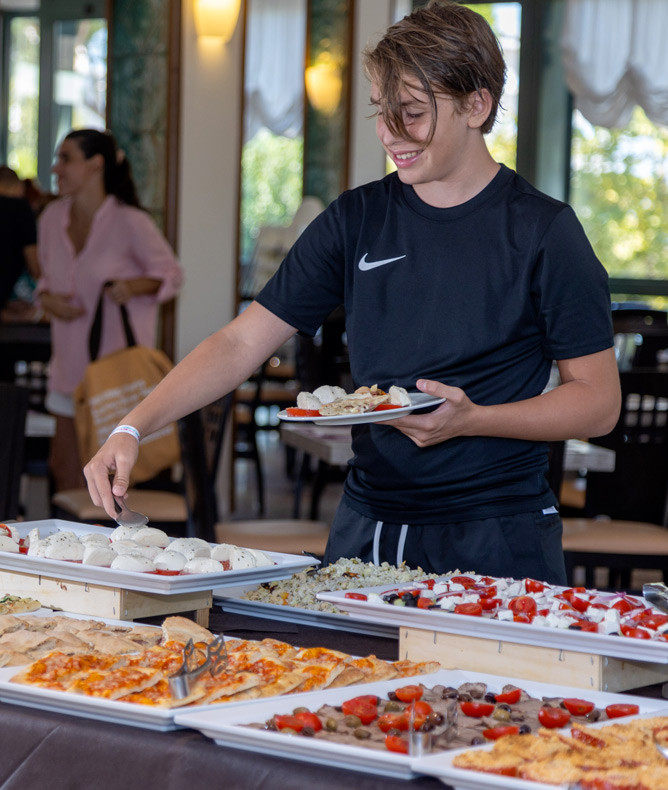 media.Gallery-Dine-Around 2